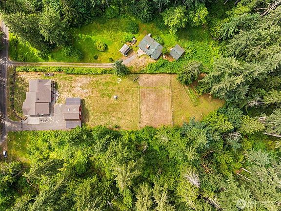 5th image of 8545 Mill Bight Rd NE