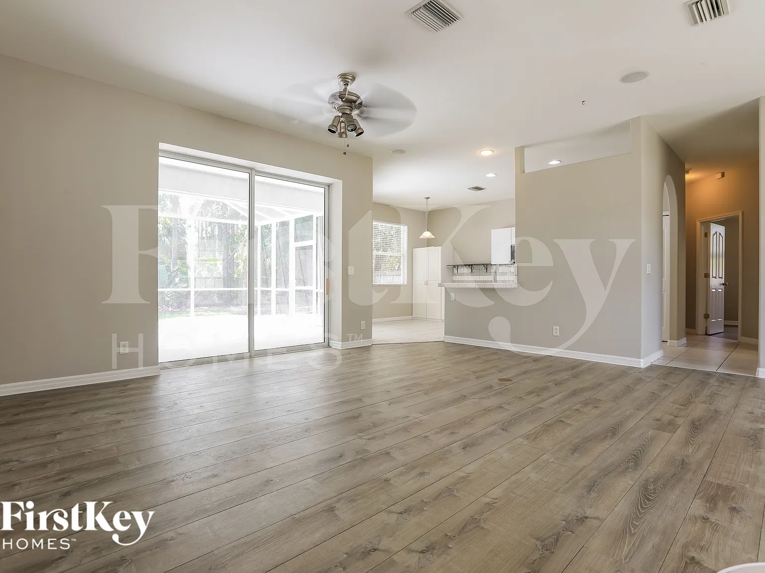 3 bed, 2.0 bath, 1547 sqft, $1,960 — Photo 2