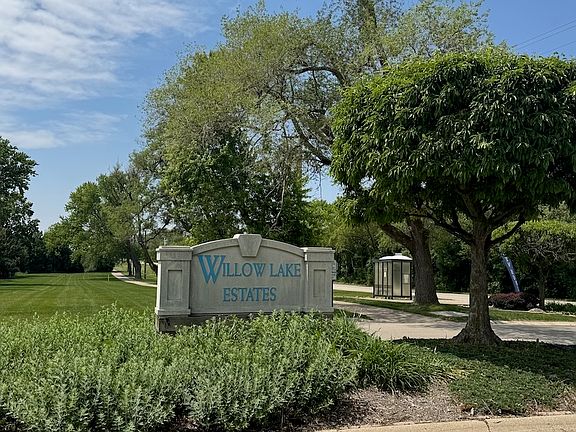 4th image of 1130 Country Club Rd