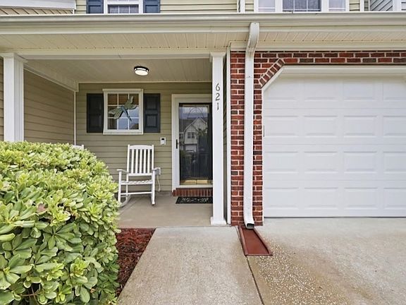 2nd image of 621 Riverward Dr. #621