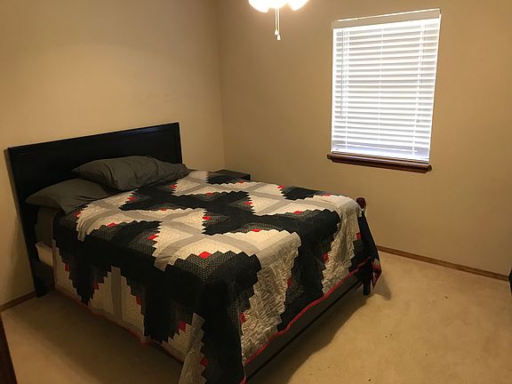 4th image of 311 Hickory St