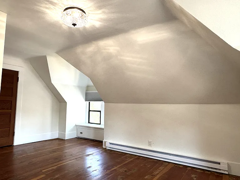 1012 Dupont St — Photo 18