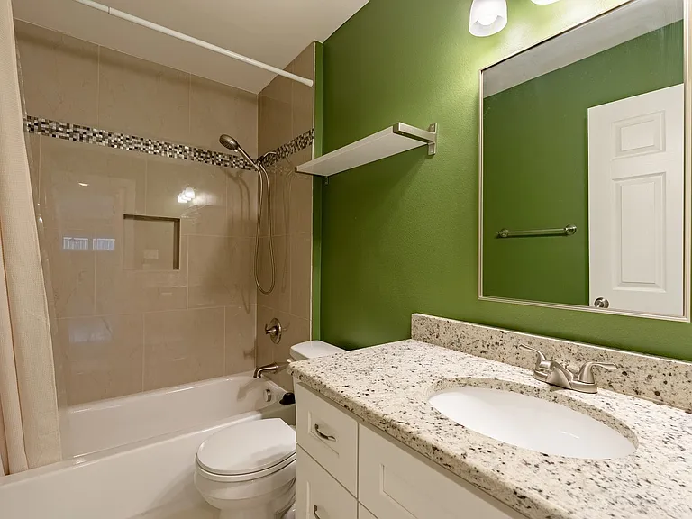 1001 Echo Ln — Photo 13