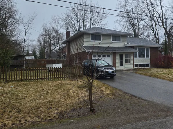 49 Smith St, Selwyn, ON K0L 2H0