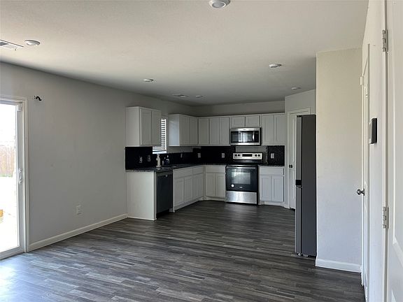 3rd image of 3636 Silver Maple Ln