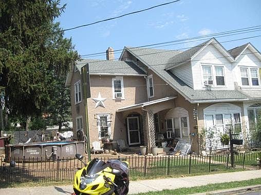 2nd image of 29 W 2nd St