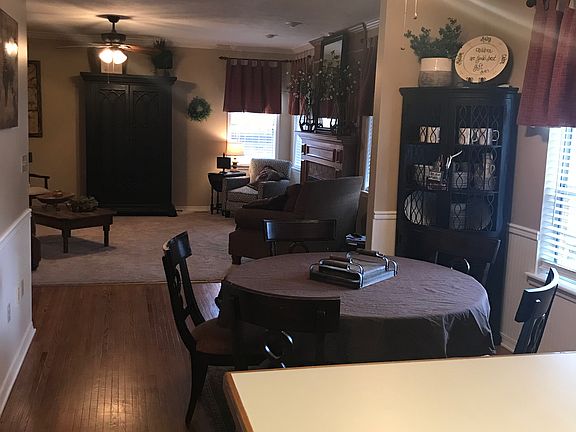 4th image of 615 Live Oak Dr