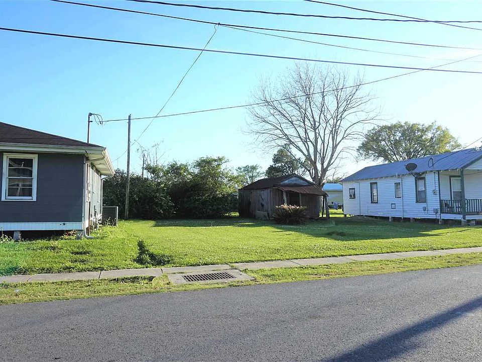 2nd image of 114 N 13th St