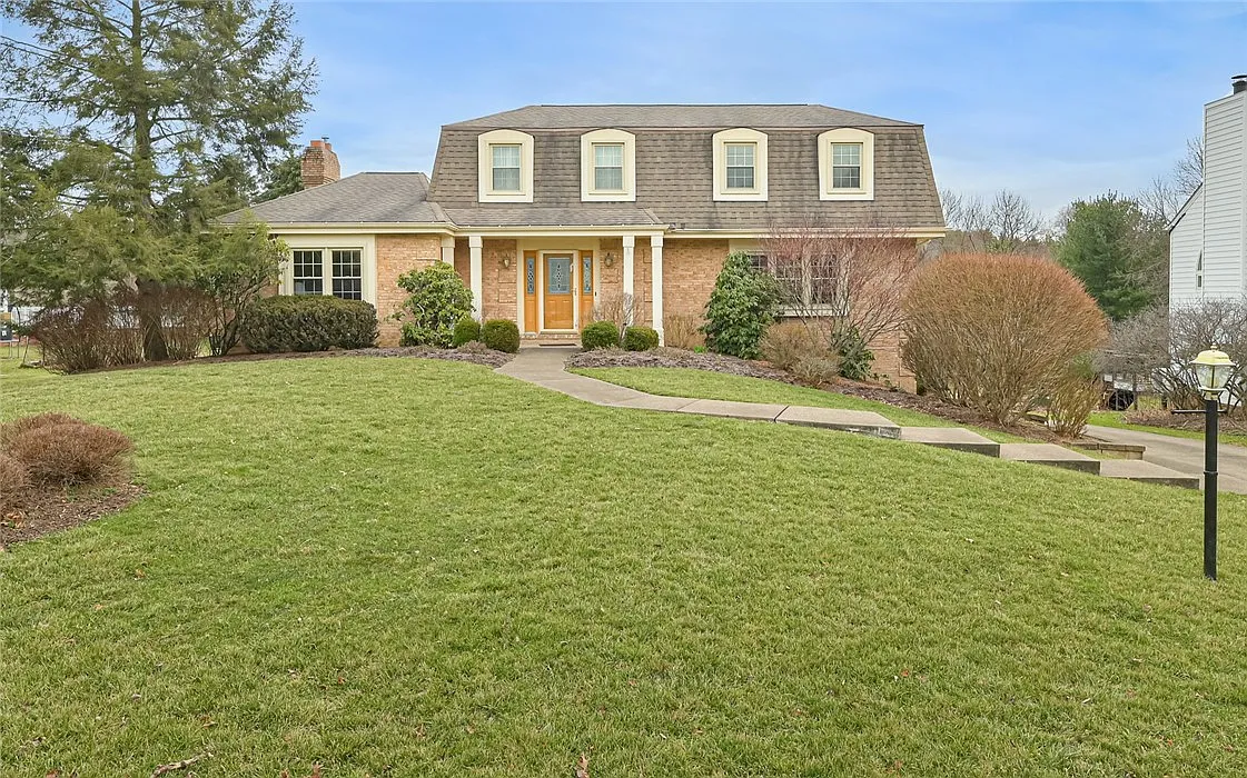 2524 Elkridge Dr photo 1