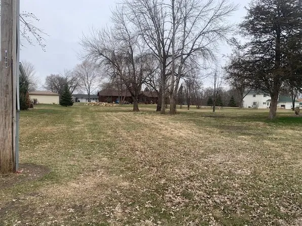Main St W, Belle Plaine, MN 56011