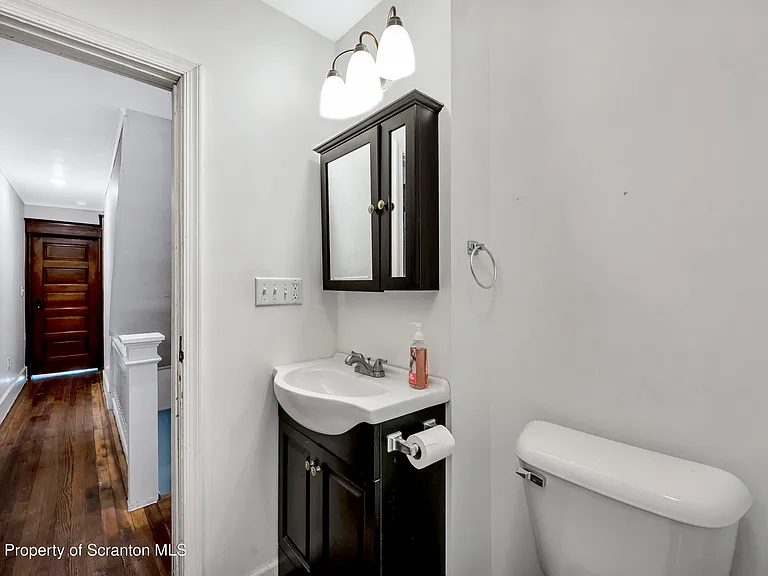 811 Grandview St — Photo 13