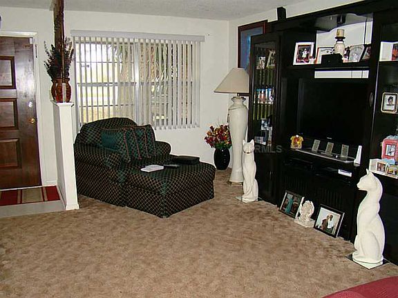5th image of 1712 Crystal Lake Dr