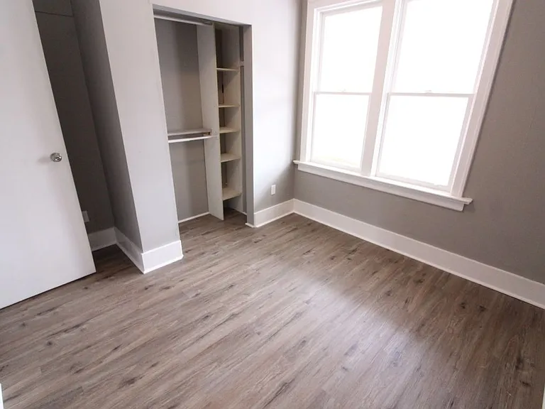 1310 Victoria Ave E #1 — Photo 8