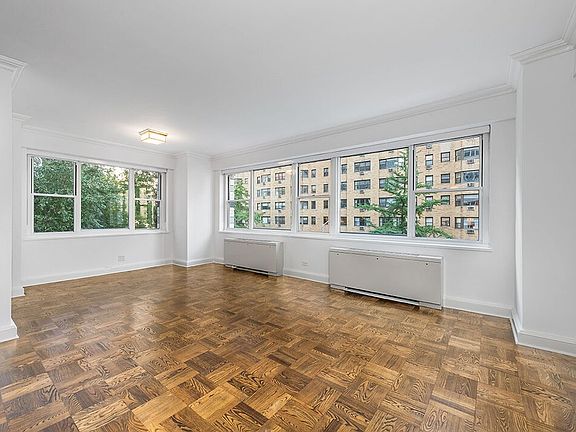 3rd image of 215 E 68th St APT 2A