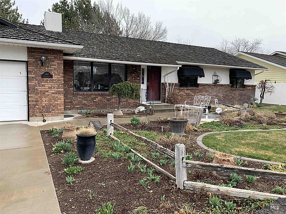 2nd image of 560 Buckingham Dr