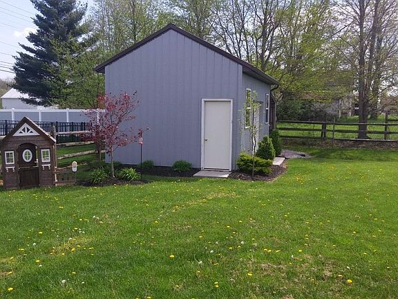 5th image of 102 Zachary Dr