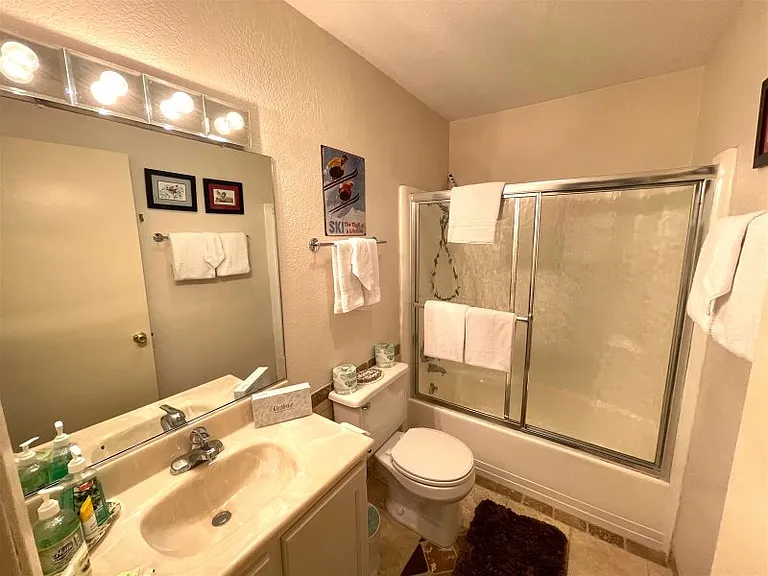 2289 Sierra Nevada Rd — Photo 4