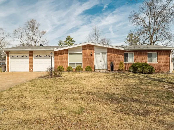 9661 Mesa Dr, Saint Louis, MO 63132