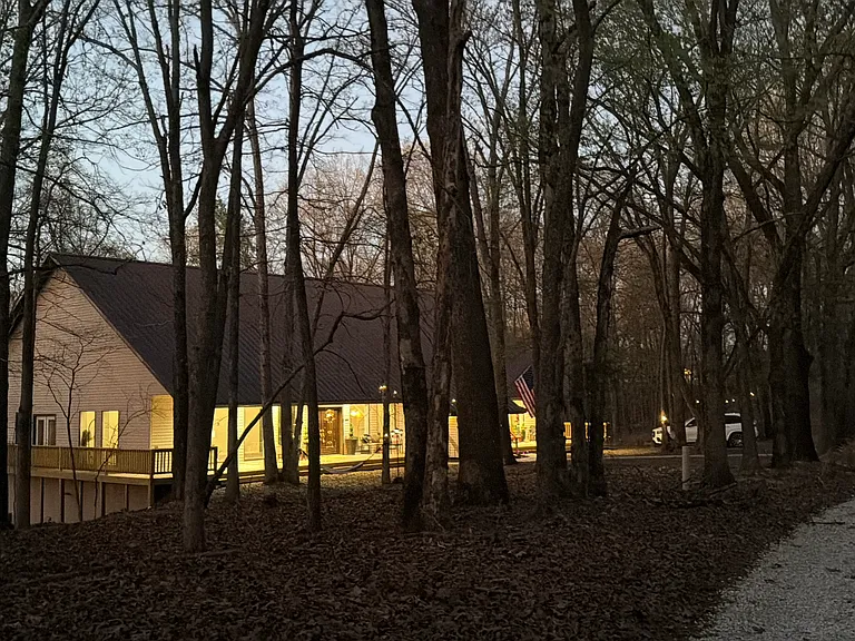 Secluded Forest House Near Beaver Lake | Rogers, AR Getaway Tucked among towering hardwoods on a private wooded lot, this retreat delivers true Ozark wilderness. Minutes from Beaver Lake, Hobbs State Park, and Crystal Bridges Museum. Wake up to birdsong!
