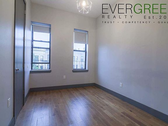 3rd image of 1059 Bergen St #2T