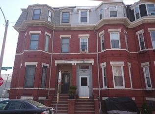 699 E 8th St, South Boston, MA 02127