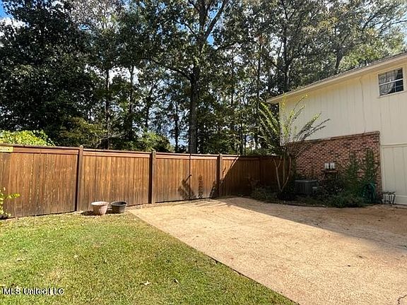 4th image of 125 Eastwood Dr