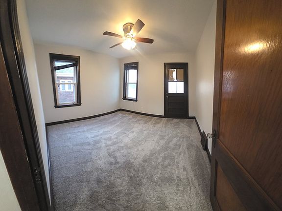 4th image of 5439 Rhodes Ave