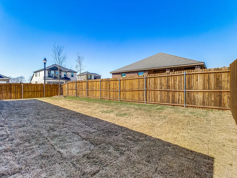 2921 Jasmine Dr — Photo 6