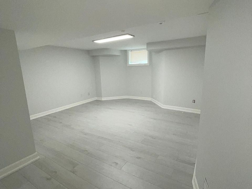 1st image of 18 N Reuben Ave #Lwr