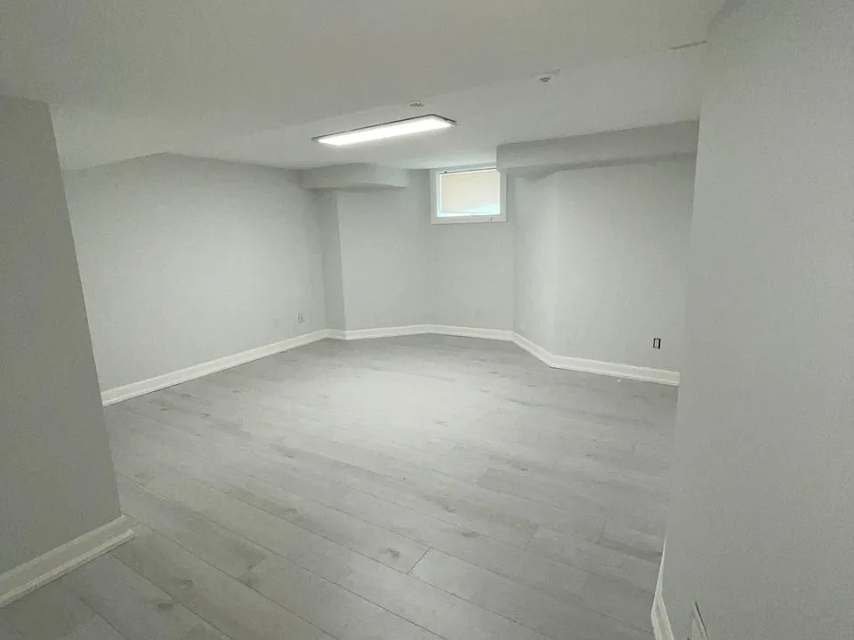 18 N Reuben Ave #LWR LVL