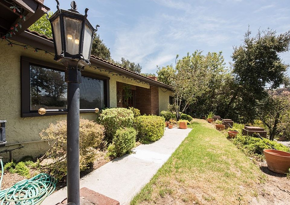 1st image of 522 Haverkamp Dr