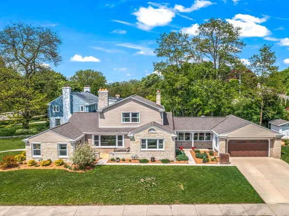 2706 North Menomonee River PARKWAY, Milwaukee, WI 53222