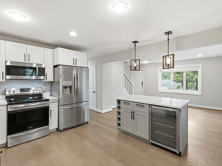 10 Birch Ave — Photo 22
