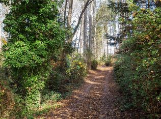 121 Robin Rd, Westminster, SC 29693