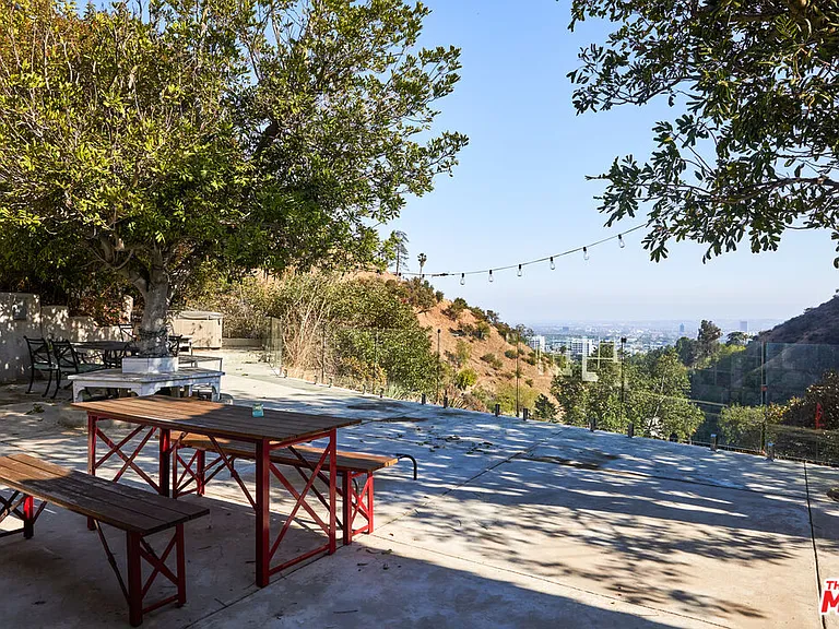 2200 Outpost Dr — Photo 12