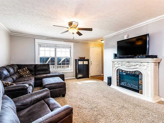 3rd image of 205 Mallard Dr