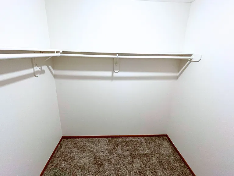 Shenandoah 48-Unit (Valley View Apartments) — Photo 15