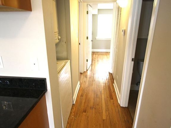 5th image of 1343 W Winona St APT 1E