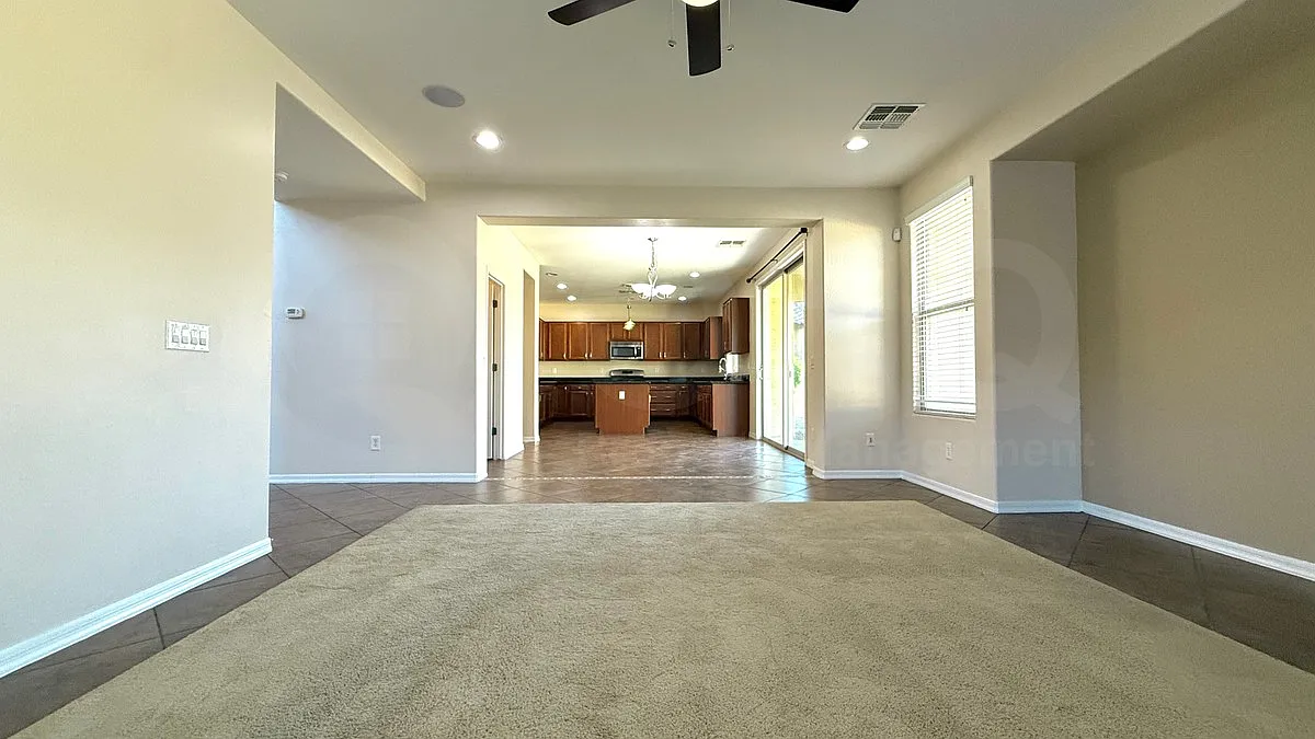 4 bed, 3.0 bath, 3258 sqft, $3,300 — Photo 4