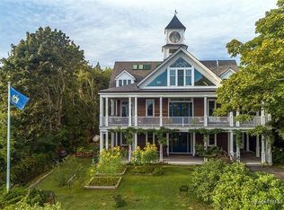 11 Church St, Rockport, ME 04856