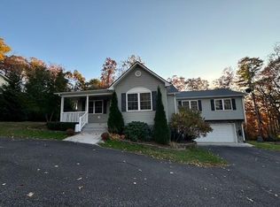 185 Laurel Dr, Fancy Gap, VA 24328