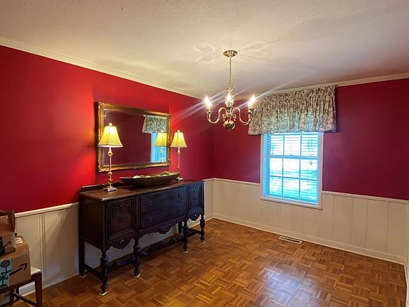 5th image of 277 Dallis Dr