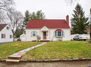 8 Lois Ave, Demarest, NJ 07627