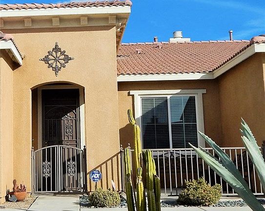 2nd image of 10975 Mesa Linda St