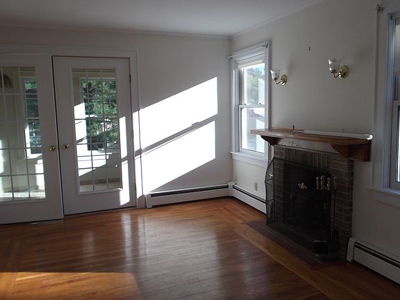 2nd Floor Living Room Apartment