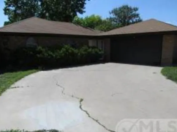 607 Forrest Dr, Dumas, TX 79029