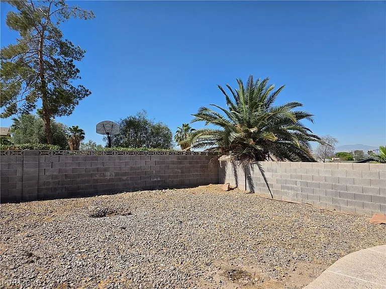 1745 Mount Hood St — Photo 66