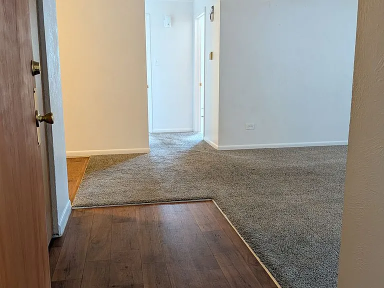 95 N Clarkson St Carolyn Arms Apartments — Photo 28