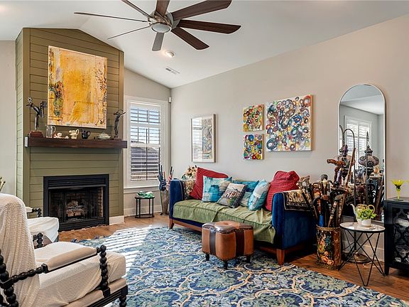 4th image of 305 Ellsberry Way