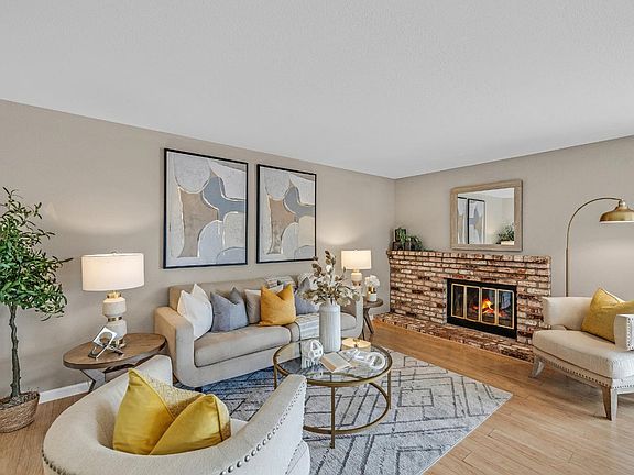 3rd image of 1236 Clinton St #102B